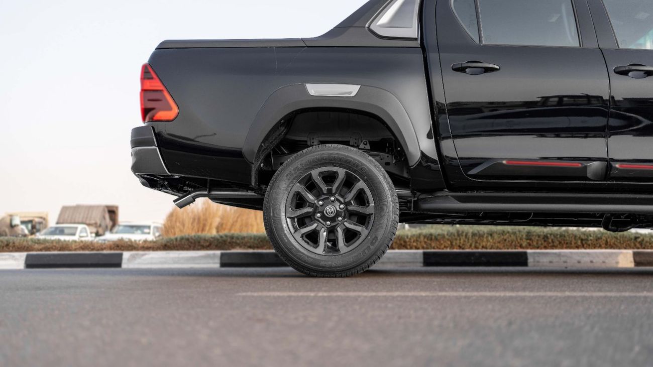 تويوتا هيلوكس 2026 Toyota Hilux Adventure 4.0L AT Petrol (Black-Black)