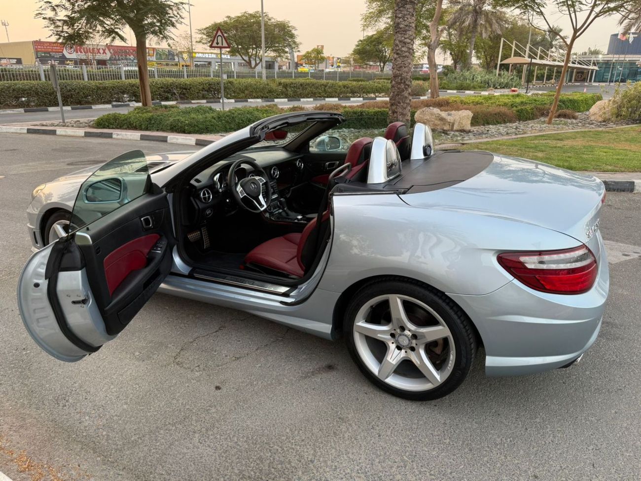 Mercedes-Benz SLK 200 MERCEDES SLK 200 AMG 2014 GCC ORIGINAL PIANT SERVICE HISTORY