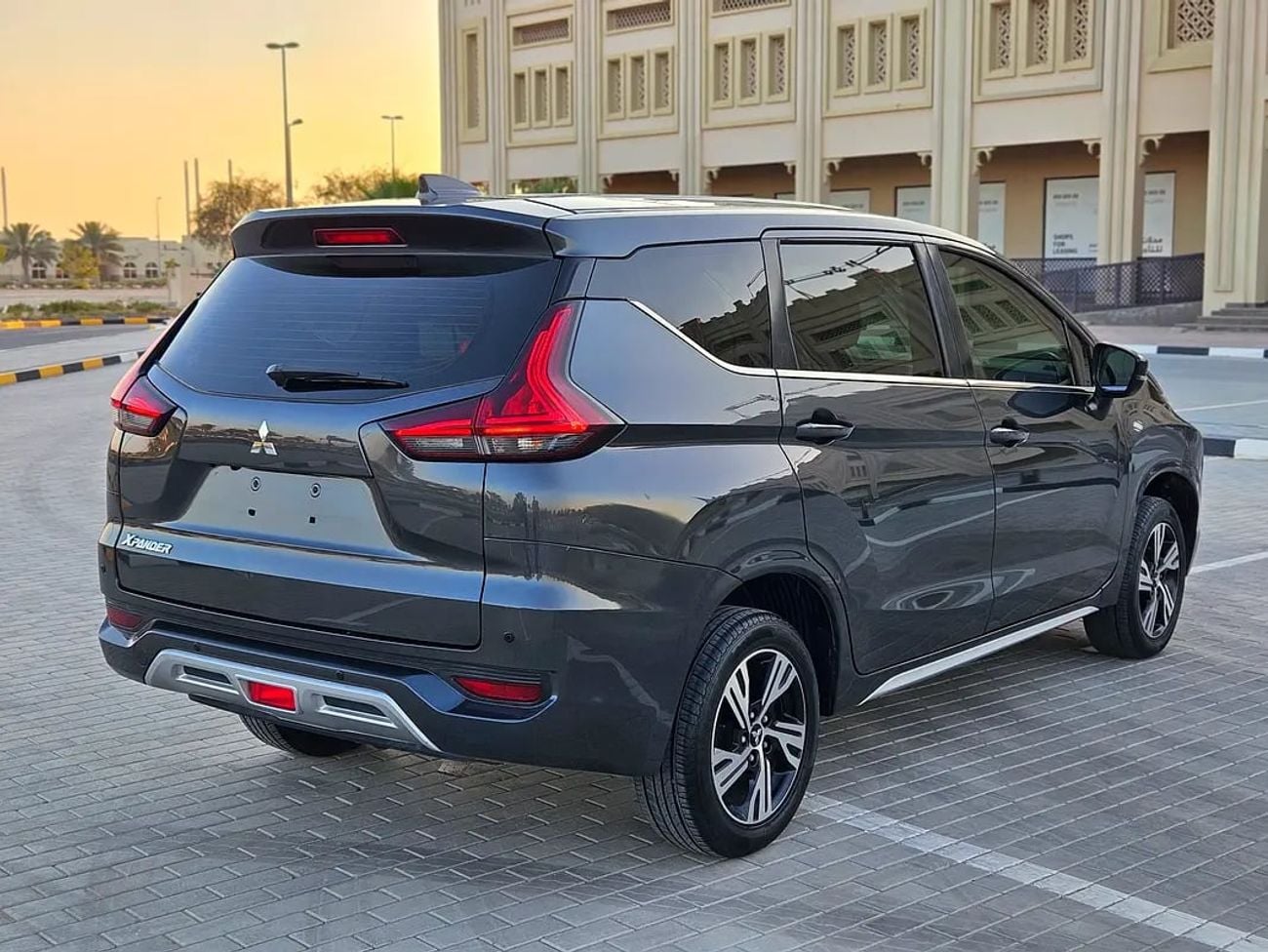 ميتسوبيشي إكسباندر GLX GCC Specs Premium Condition 7 Seater Perfect Inside Out