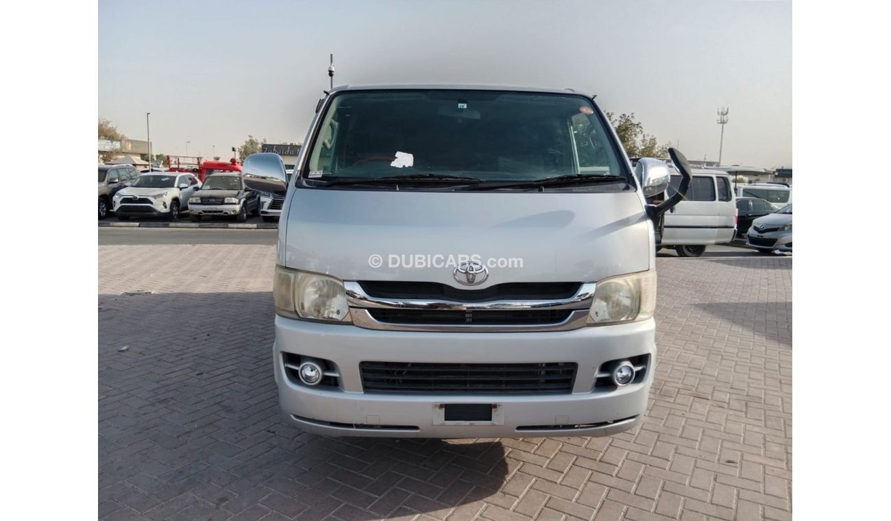 Toyota Hiace TOYOTA HIACE VAN RIGHT HAND DRIVE (PM1644)