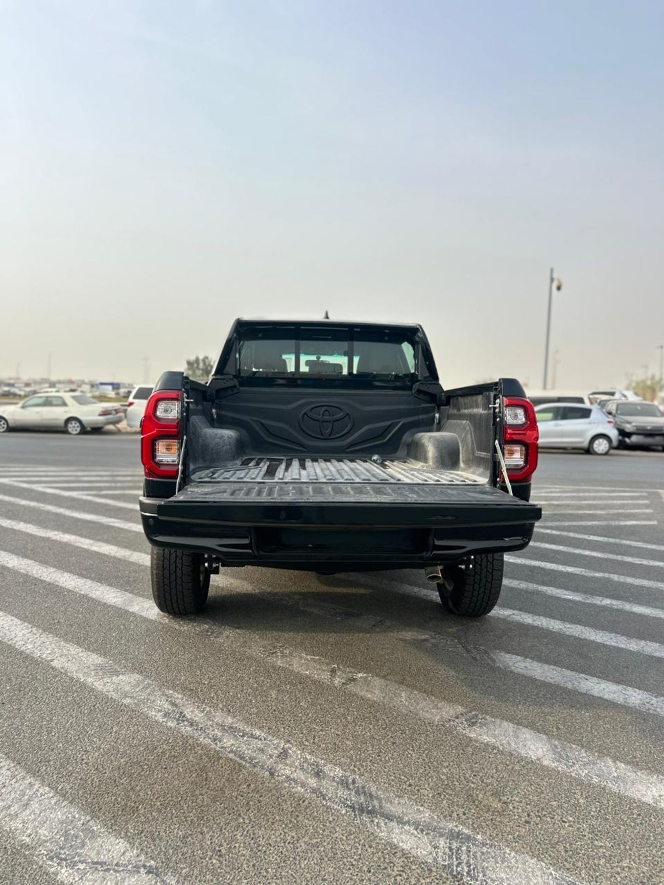تويوتا هيلوكس Toyota Hilux Toyota Hilux GR Sport 4.0L