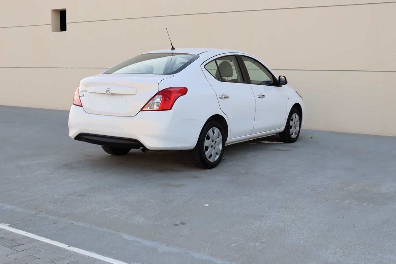 Nissan Sunny SL ACCIDENTS FREE - GCC - MID OPTION - ORIGINAL PAINT - PERFECT CONDITION INSIDE OUT