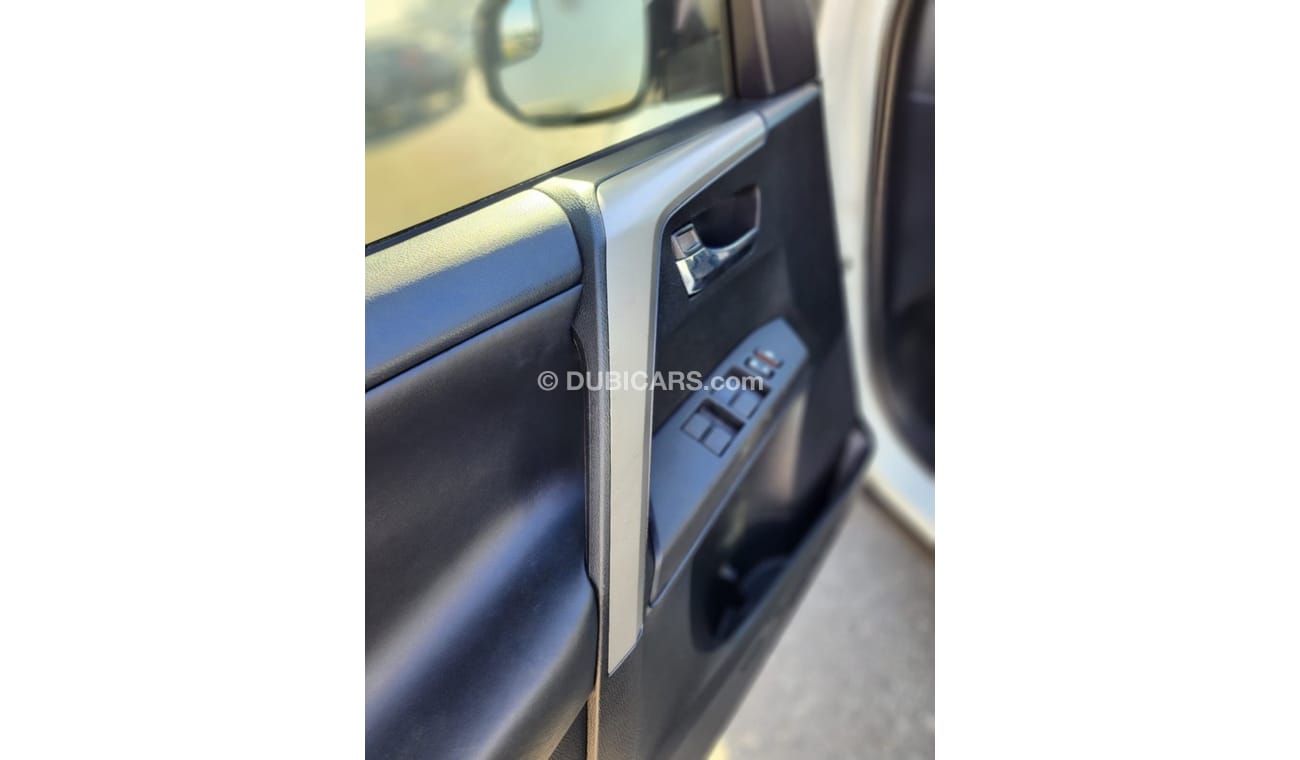 Toyota RAV4 TOYOTA RAV4 XLE FULL OPTIONS 2017 MODEL