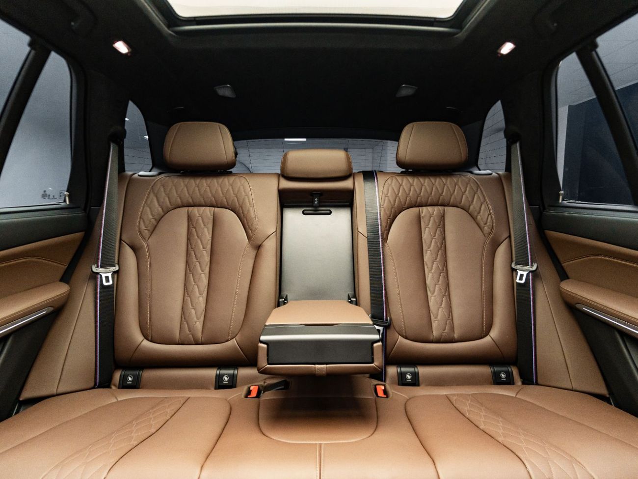 BMW X5 40i M Sport 3.0L 2024 BMW X5 xDrive40i, 2029 BMW Warranty + Service Contract, Low KMs, GCC