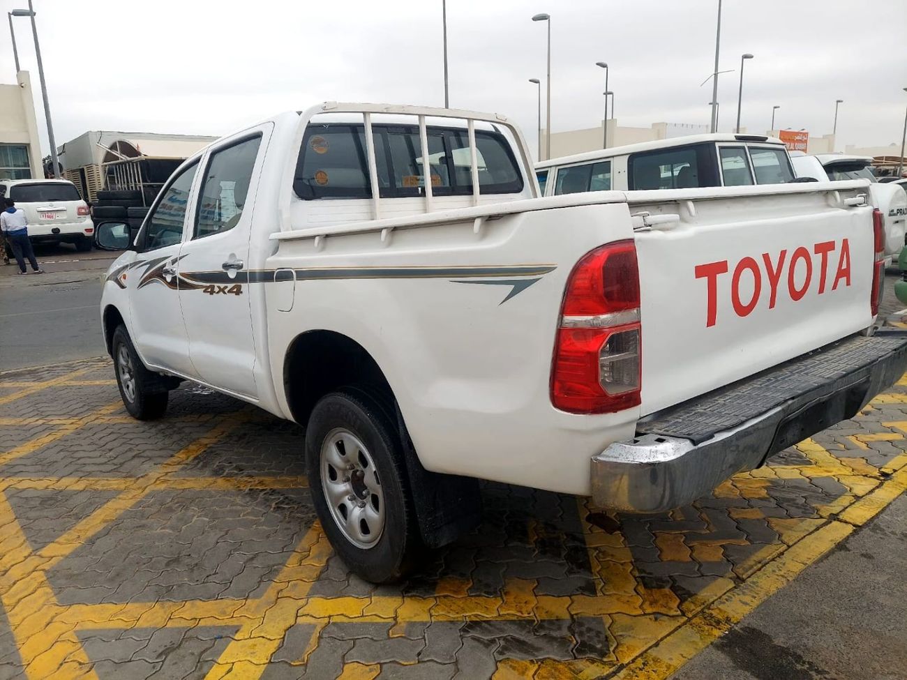 تويوتا هيلوكس DC 4WD 2.4L DIESEL MANUAL TRANSMISSION