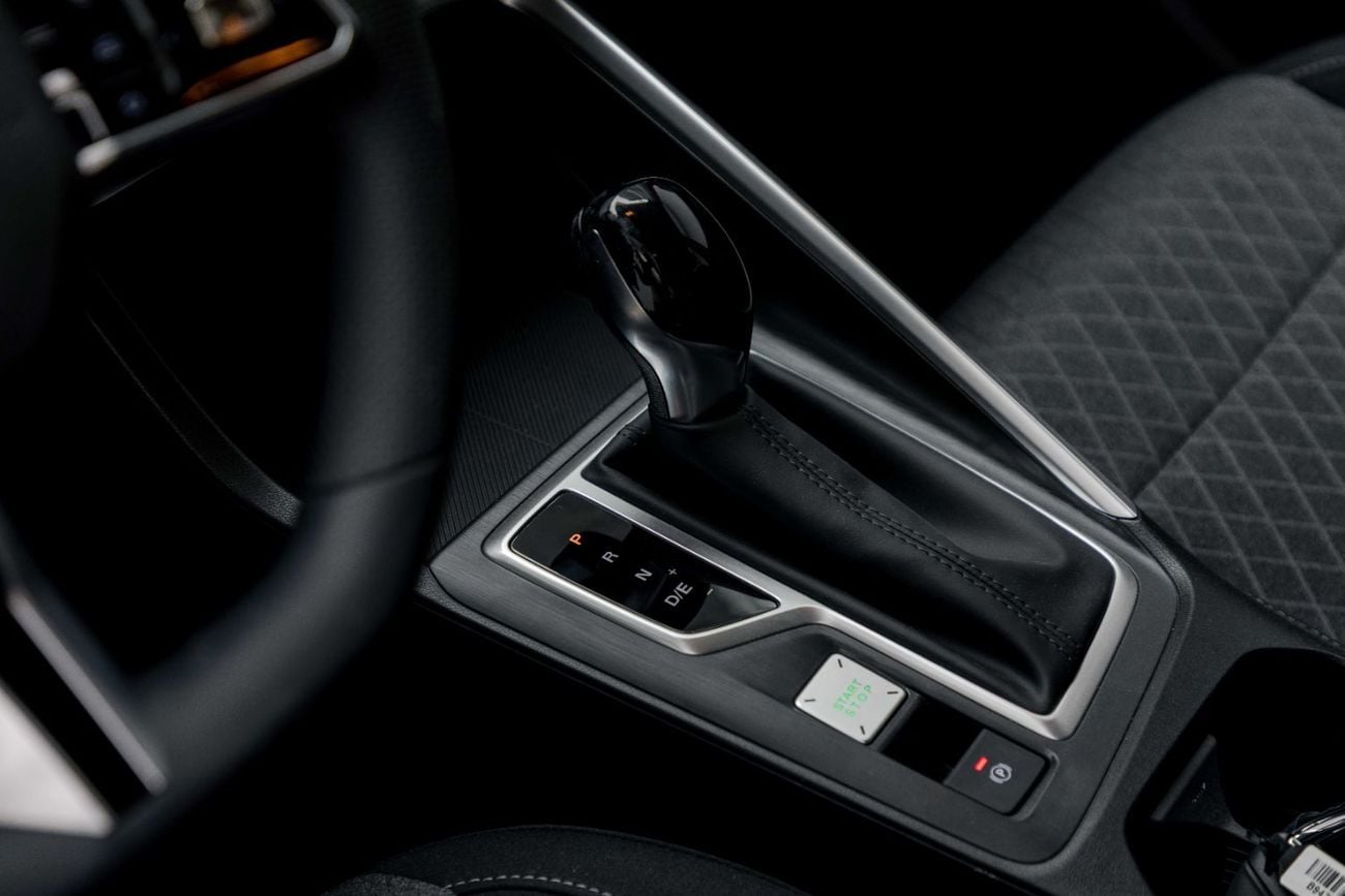 أم جي ZS STD 1.5L - GREEN INSIDE BLACK | EXPORT ONLY