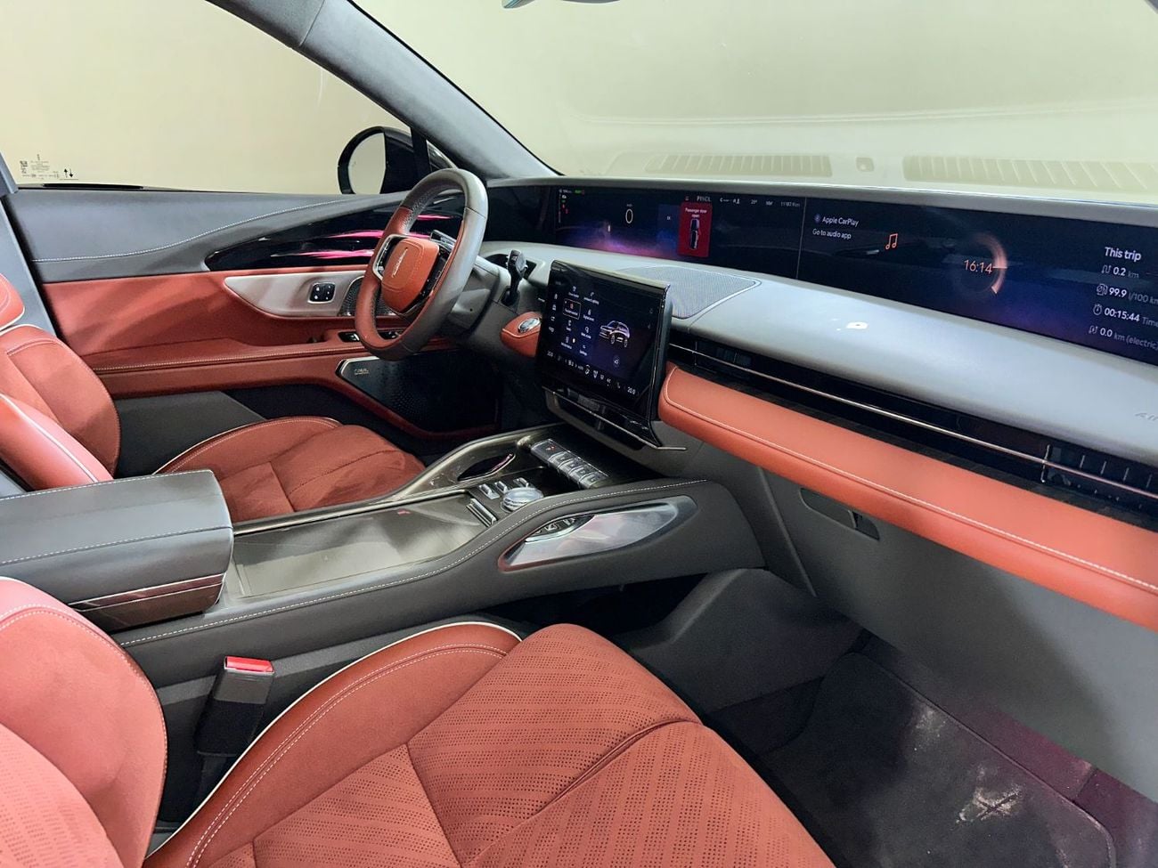 لينكولن ناوتيلوس NAU925H NAUTILUS PRESIDENTIAL 800A AWD 2.0L FHEV AT / FREE Insurance + Registration / AL TAYER MOTOR