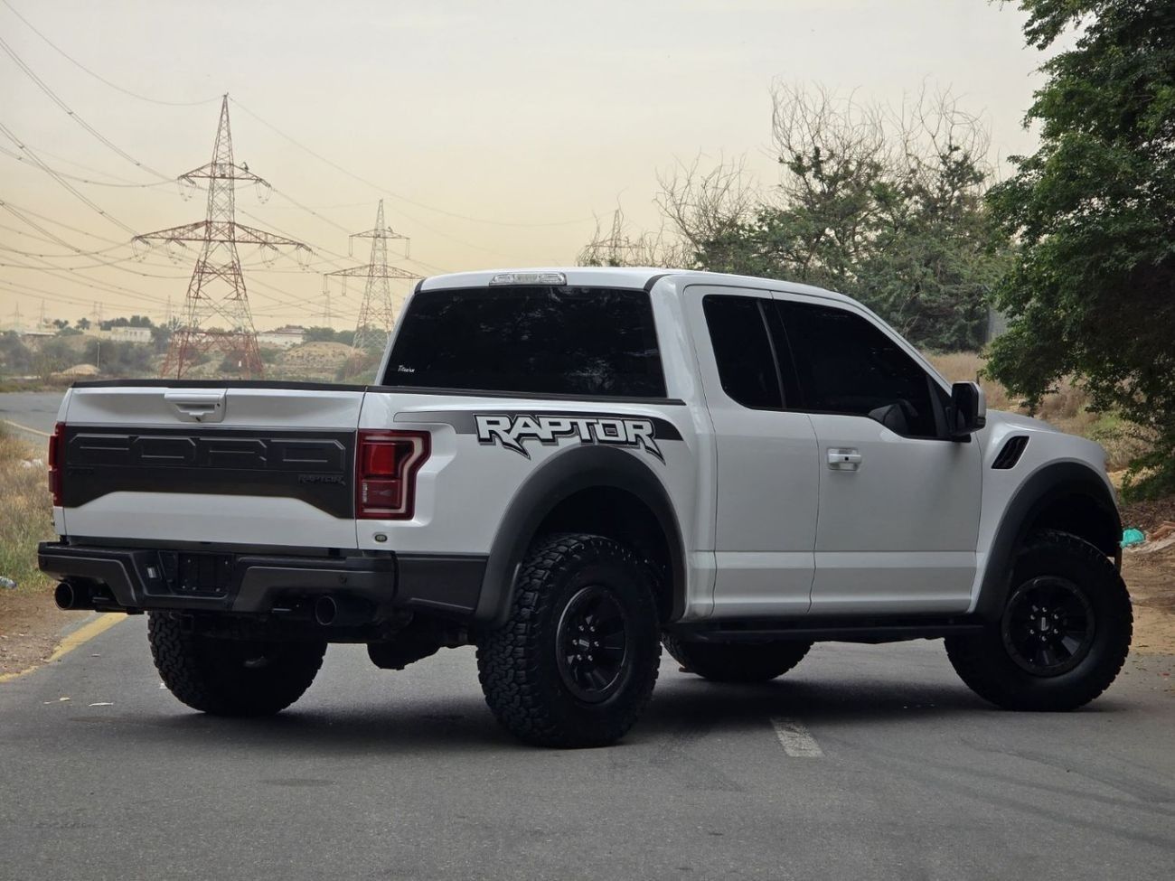 فورد إف-150 رابتور FORD F-150 RAPTOR 2018 GCC ORGINAL PAINT // ACCIDENT FREE // GOOD CONDITION