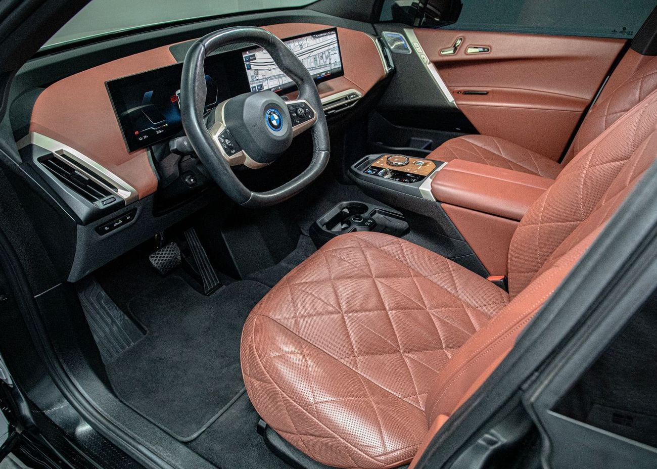 بي أم دبليو iX xDrive40
