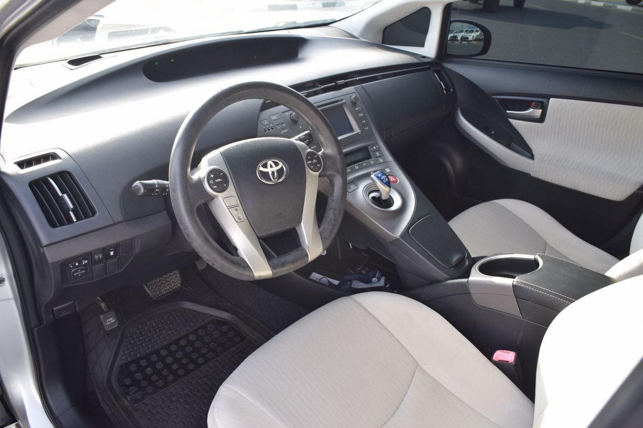 Toyota Prius STD (NON GCC) 1.8L Hybrid (Japanese Specs)