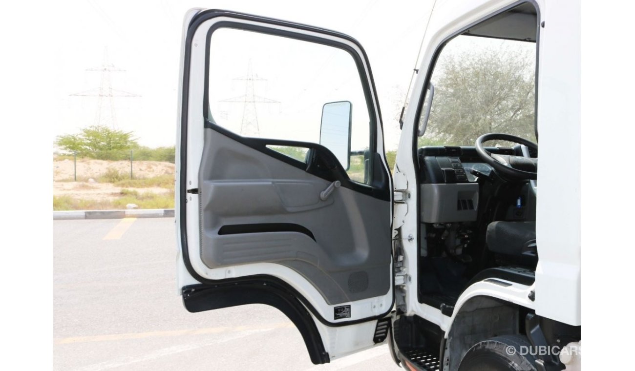Mitsubishi Fuso Canter 2017 | MITSUBISHI FUSO CANTER | ORIGNAL BODY UTILITY TRUCK WITH GCC SPECS AND EXCELLENT CONDITION