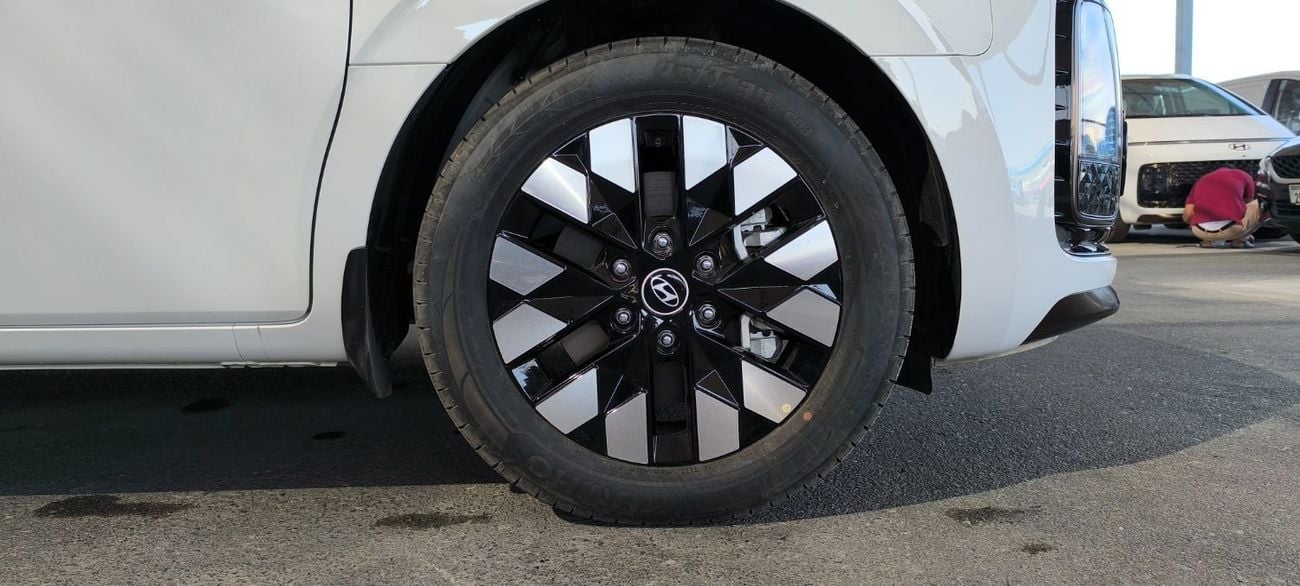 Hyundai Staria HYUNDAI STARIA 2.2L DIESEL VIP