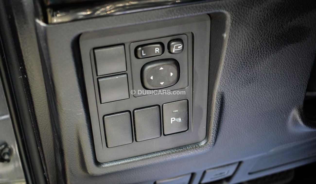 Toyota Prado VXR 2.7L V4 Petrol