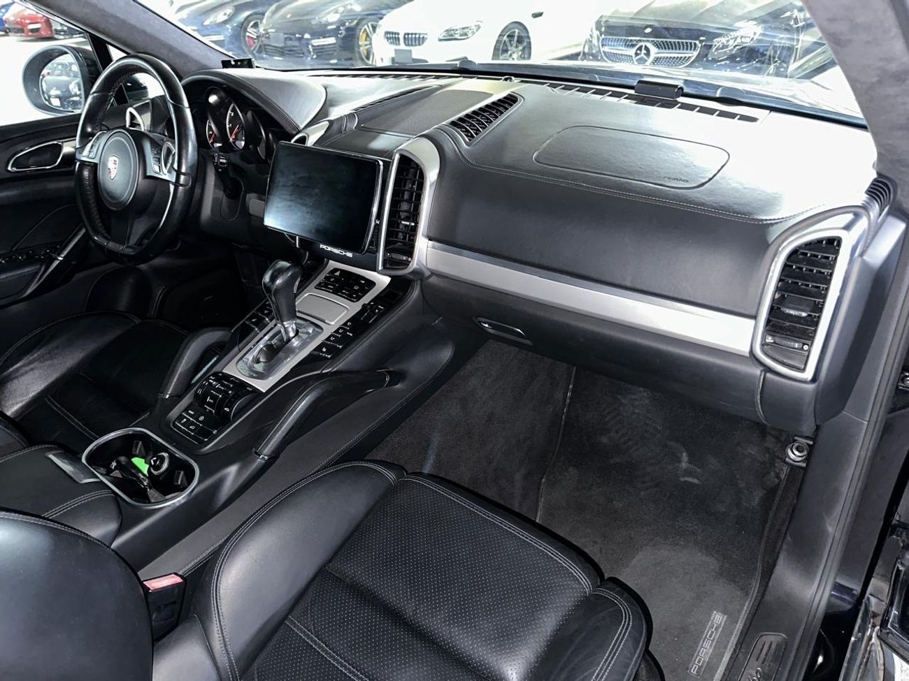 Porsche Cayenne PORSCHE CAYENNE TURBO 4.8L 2011 | 18-WAY ADJUSTABLE SEATS | SPORTS EXHAUST | SUNROOF