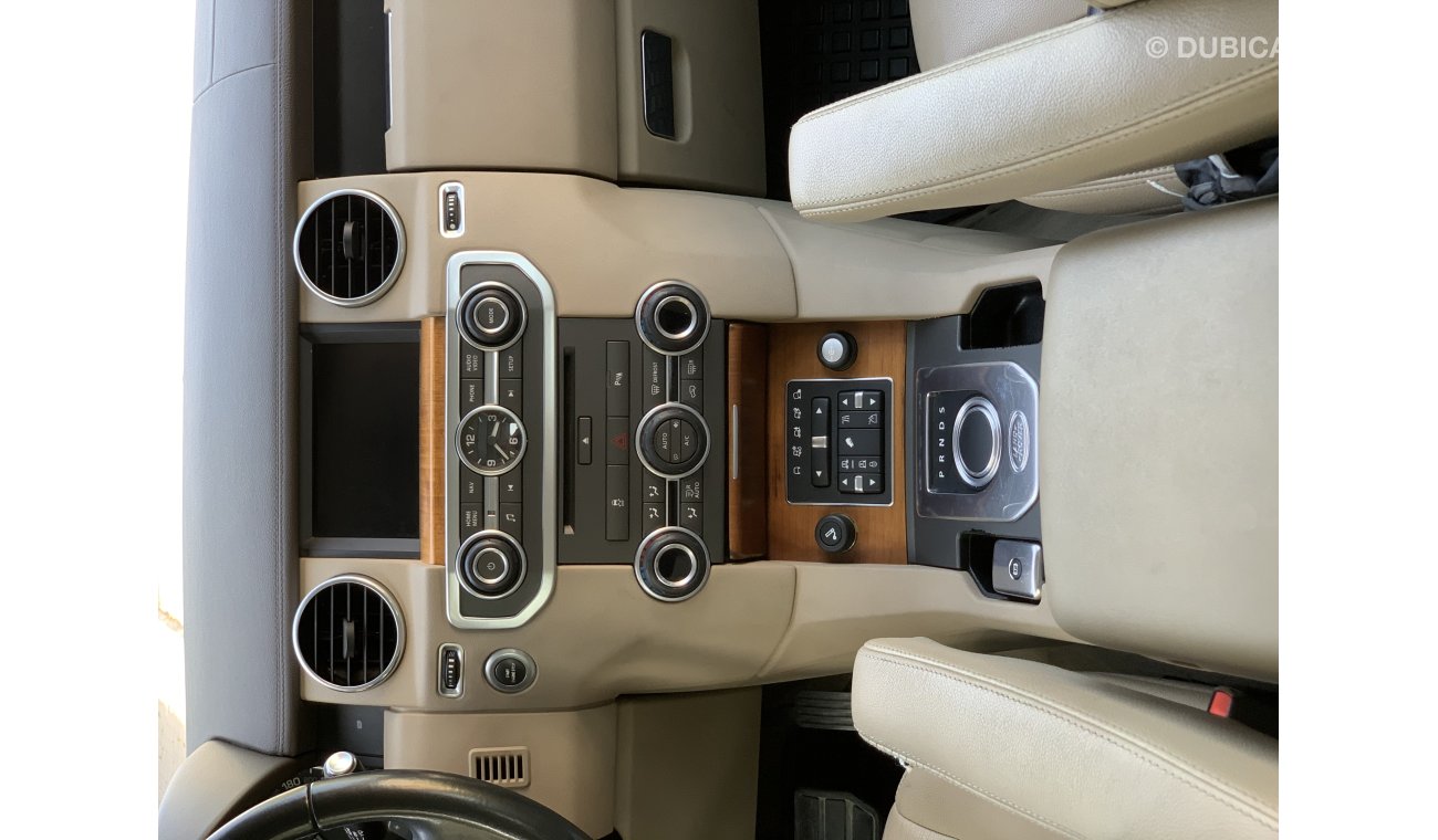 Land Rover Discovery HSE | 3.0L V-6 SUPERCHARGED 4x4 | GCC SPECS