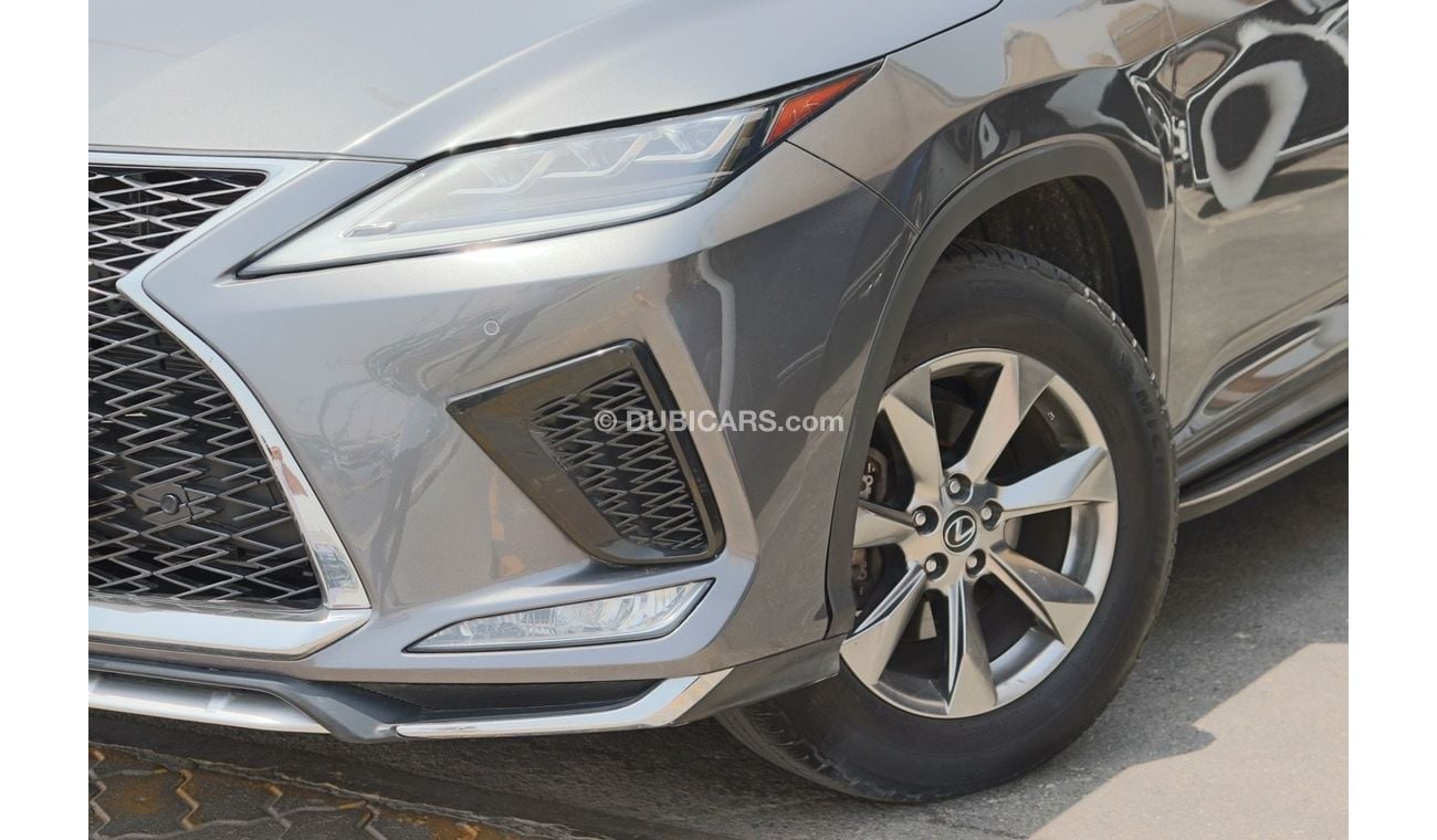 Lexus RX 300 Lexus RX300 Platinum / 2019 / 4 Cylinder
