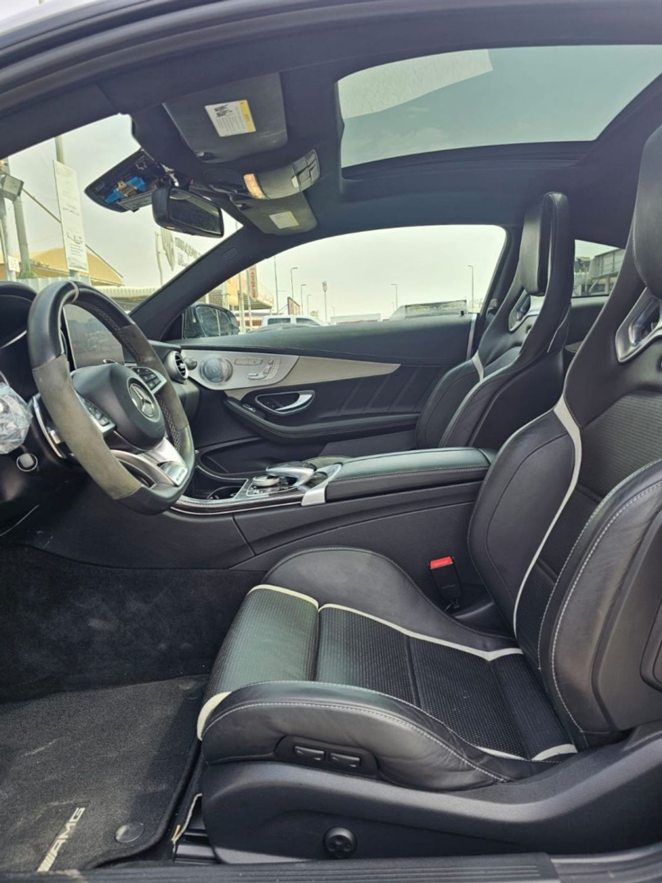 Mercedes-Benz C 63 Coupe Std 4.0L Coupe