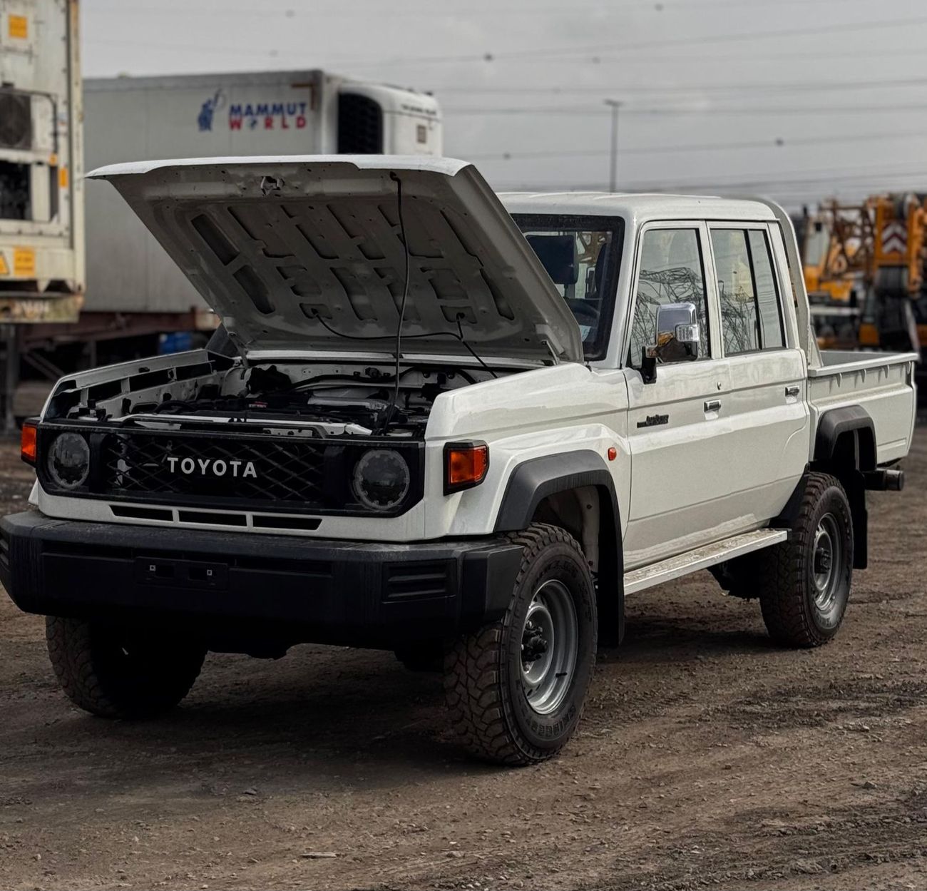 Toyota Land Cruiser Pick Up LC79 Double Cabin LHD 4.2L 1HZ V6 Diesel Engine Manual Gear 4WD 5 Seater 4 Doors
