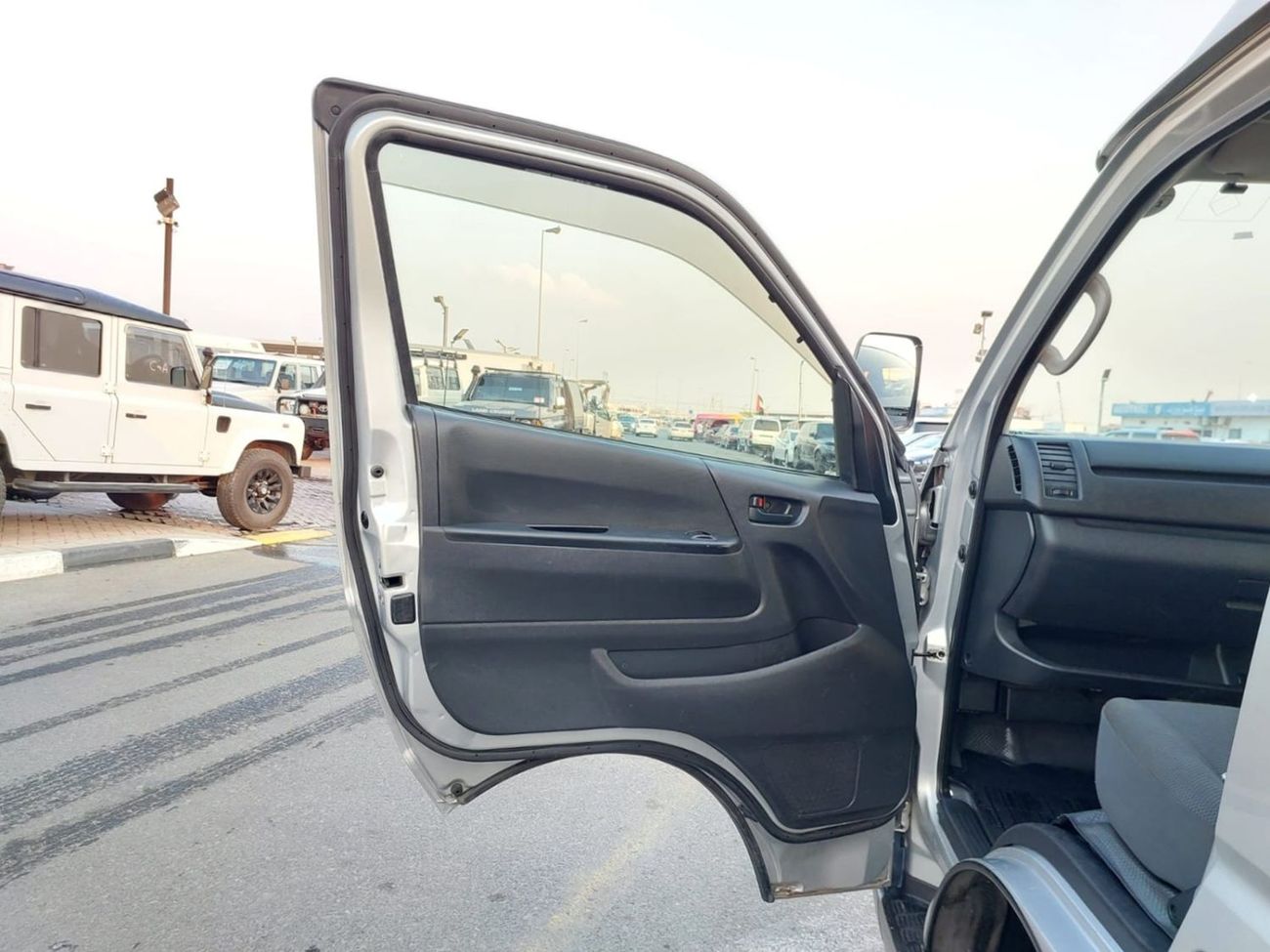 تويوتا هاياس TOYOTA HIACE VAN RHD 2014 MODEL 3.0 L DIESEL AUTOMATIC(PM42719)