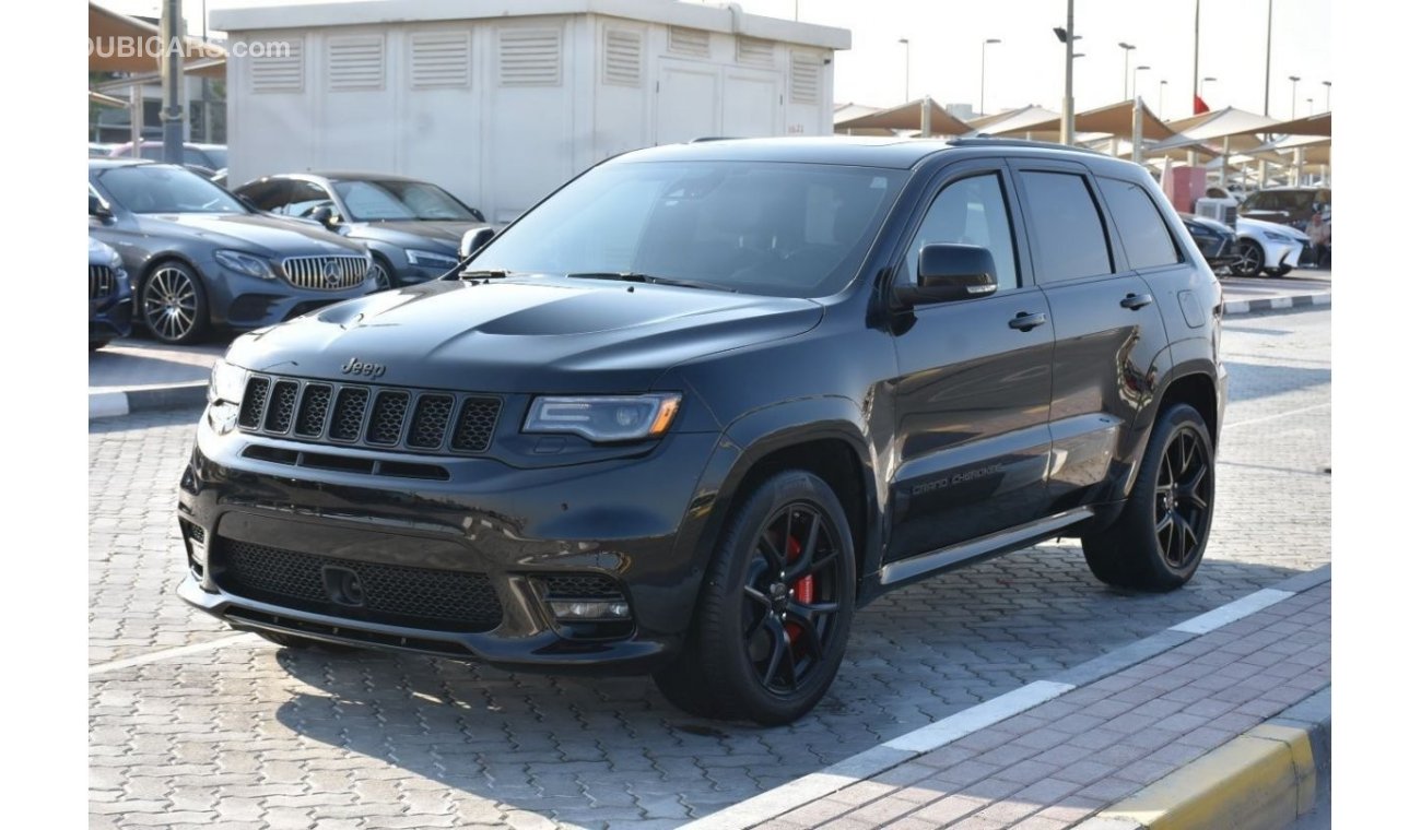 Jeep Grand Cherokee SRT EXCELLENT CONDITION 6.4L V-08 ( CLEAN CAR WITH WARRANTY )