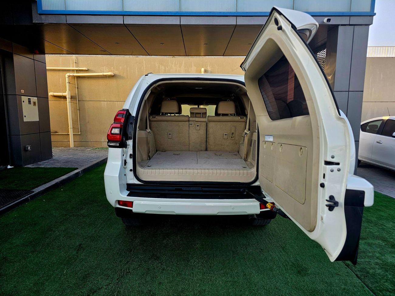 Toyota Prado GXR/ SUNROOF LEATHER/ V6 4.0L 4WD/ LOW MILEAGE