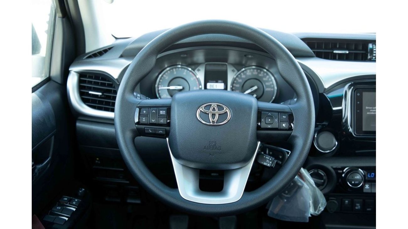 تويوتا هيلوكس تويوتا هيلوكس 4x4 DC 2.8 SR5 - أسود من الداخل عنابي