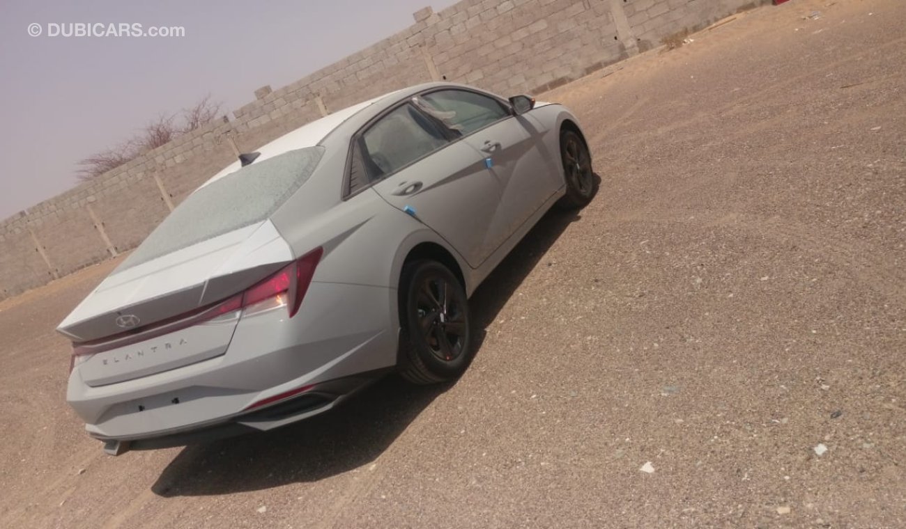 هيونداي إلانترا 1.6L Petrol, Alloy Rims, Sunroof ,DVD Camera, Rear A/C ( CODE # HYE22 )