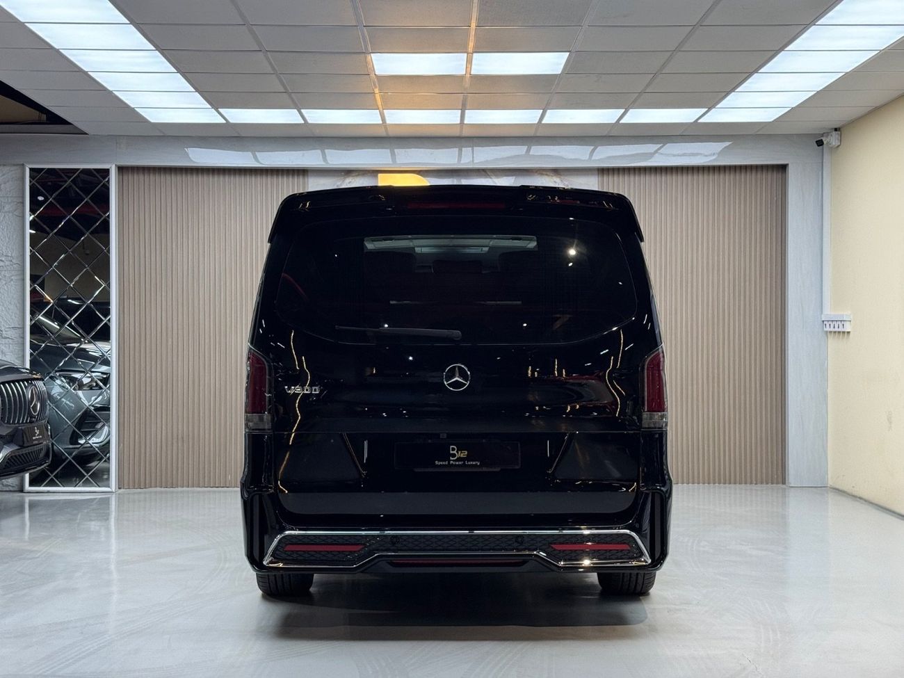 مرسيدس بنز V 300