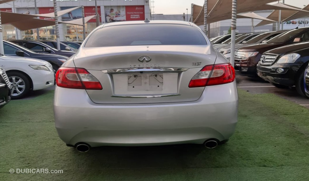 Infiniti M37 Import - number one - manhole - fingerprint - screen - fog lights - cruise control - control - elect