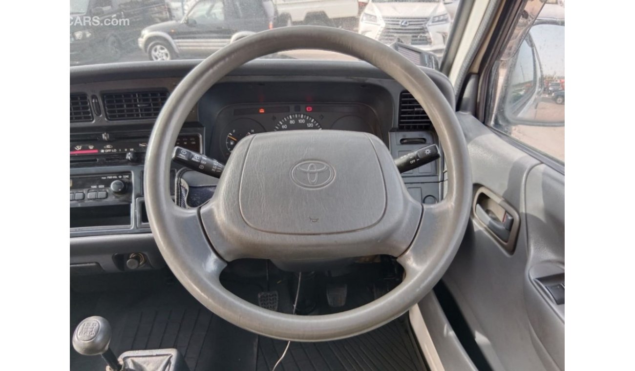 Toyota Hiace TOYOTA HIACE VAN RIGHT HAND DRIVE (PM1480)