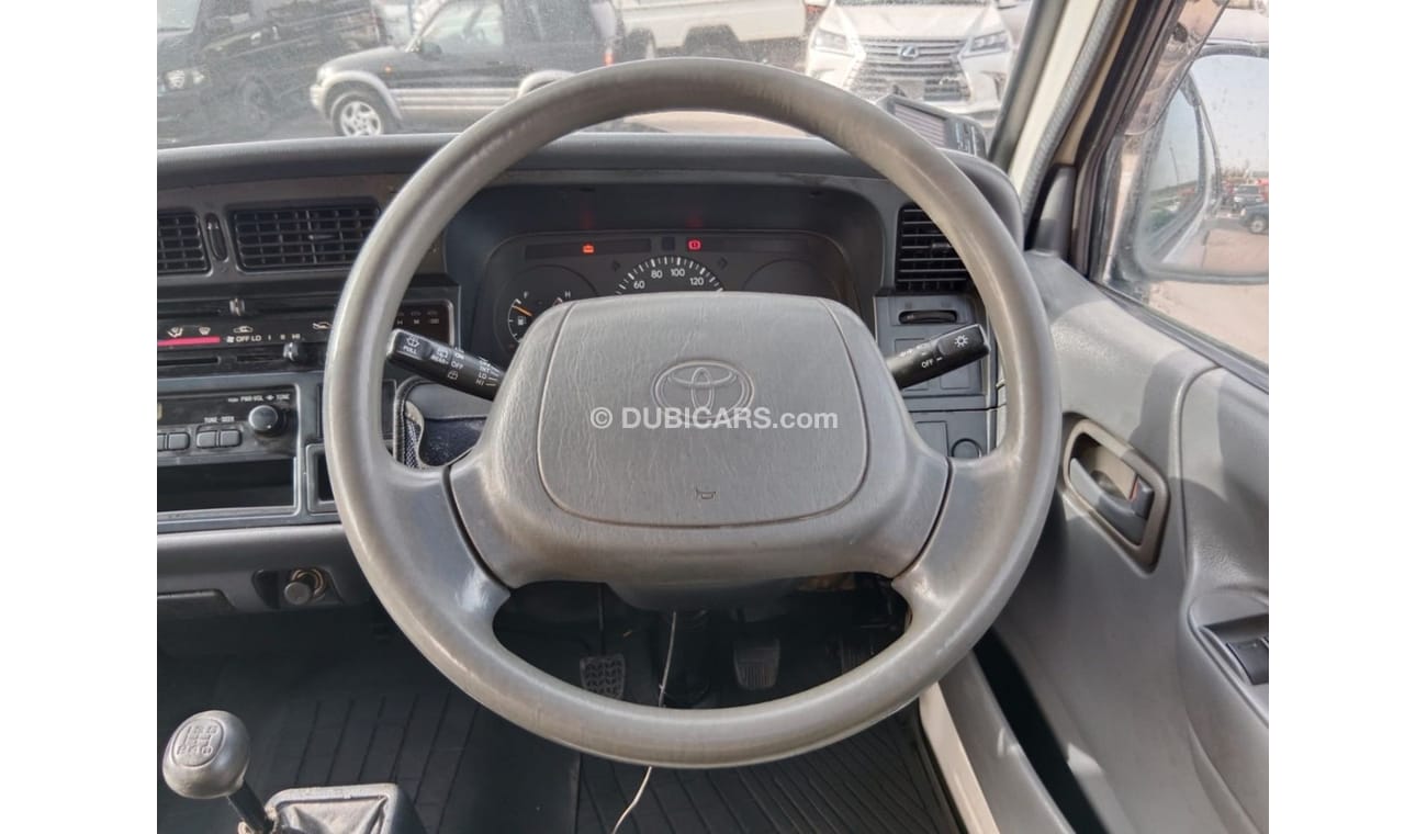 Toyota Hiace TOYOTA HIACE VAN RIGHT HAND DRIVE (PM1480)