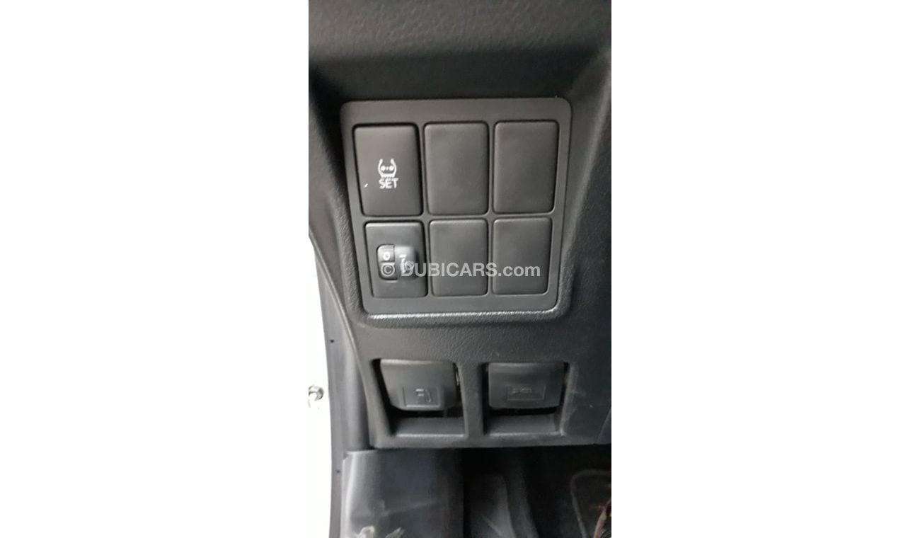 تويوتا إينوفا 2.8