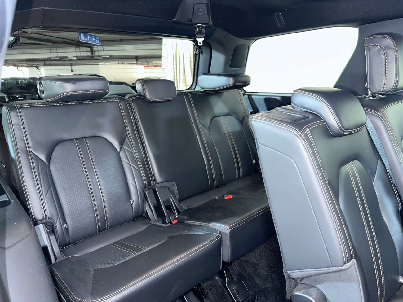 Ford Expedition PLATINUM XP-PN222/ AL TAYER MOTORS/ AL QOUZ SHOWROOM