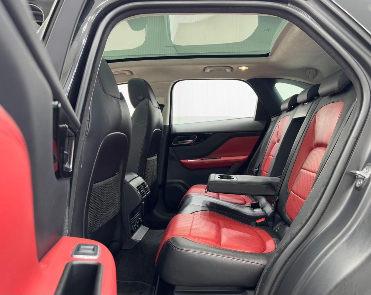 Jaguar F Pace R-Sport 2.0L 2019 Jaguar F-Pace R-Sport 25t, Warranty, Full Service History, Excellent Condition, GC