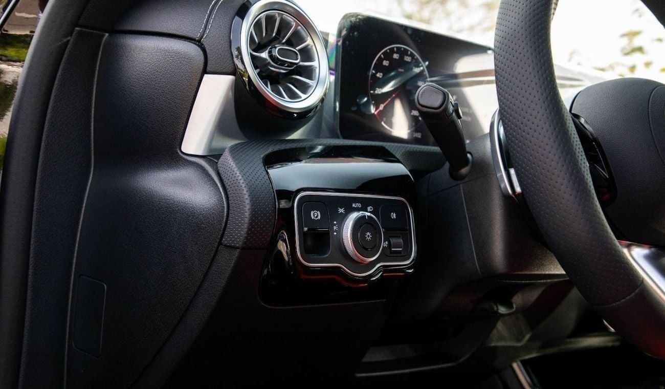 مرسيدس بنز A 200 AMG Hatchback | 2025 | GCC Specs with 5 Years Warranty | For Local Registration +10%