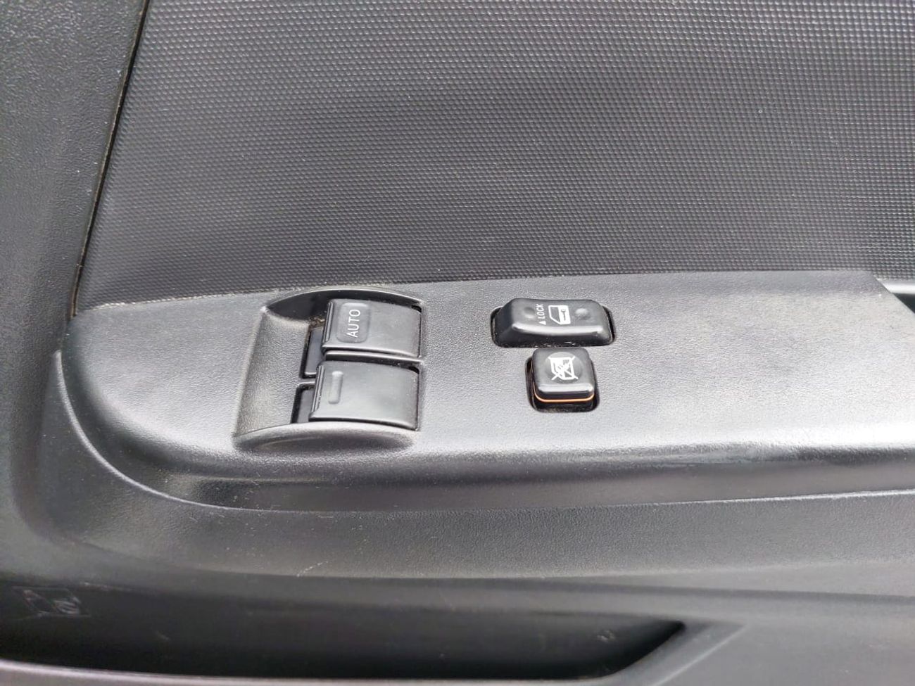 تويوتا هاياس TOYOTA HIACE COMMUTER VAN RHD 2012 MODEL 3.0 L DIESEL AUTOMATIC(PM14430)