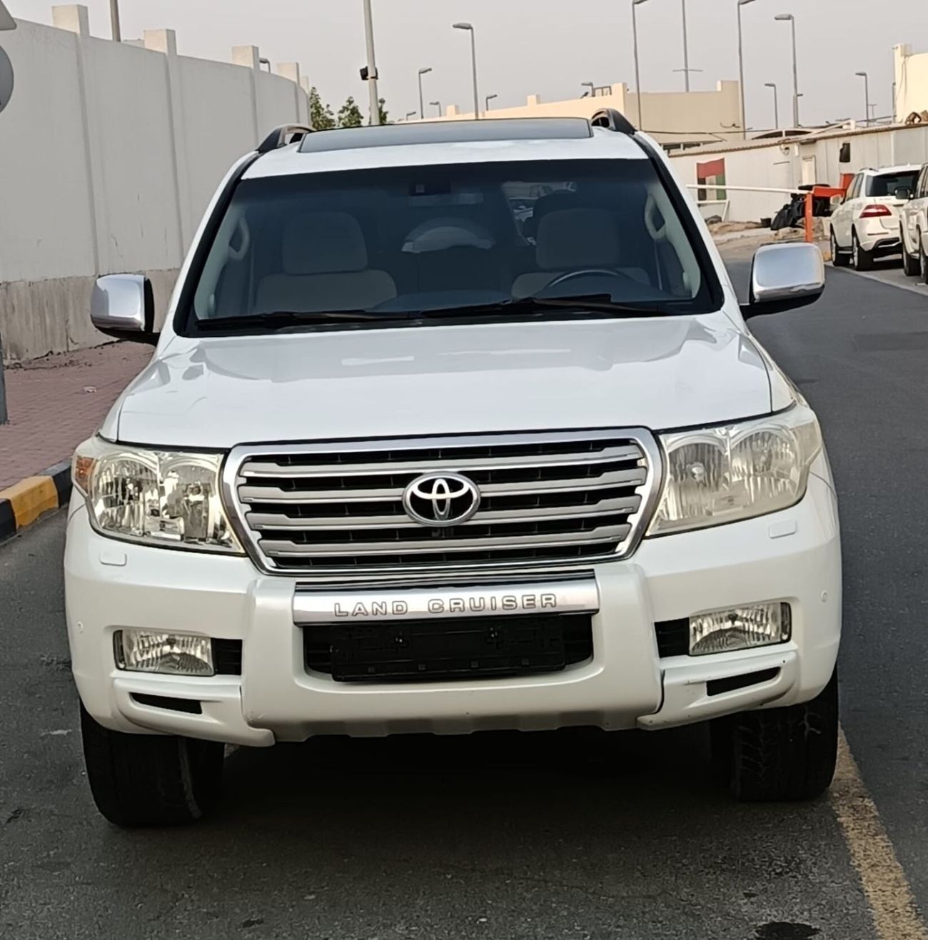 تويوتا لاند كروزر VXR... V8