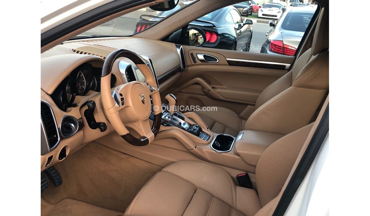 بورش كايان بورش كايين تيربو موديل 2011 خليجي فل مواصفات فتحه سقف وكراسي جلد ومثبت سرعه وتحكم كهربي كامل ونظام ص