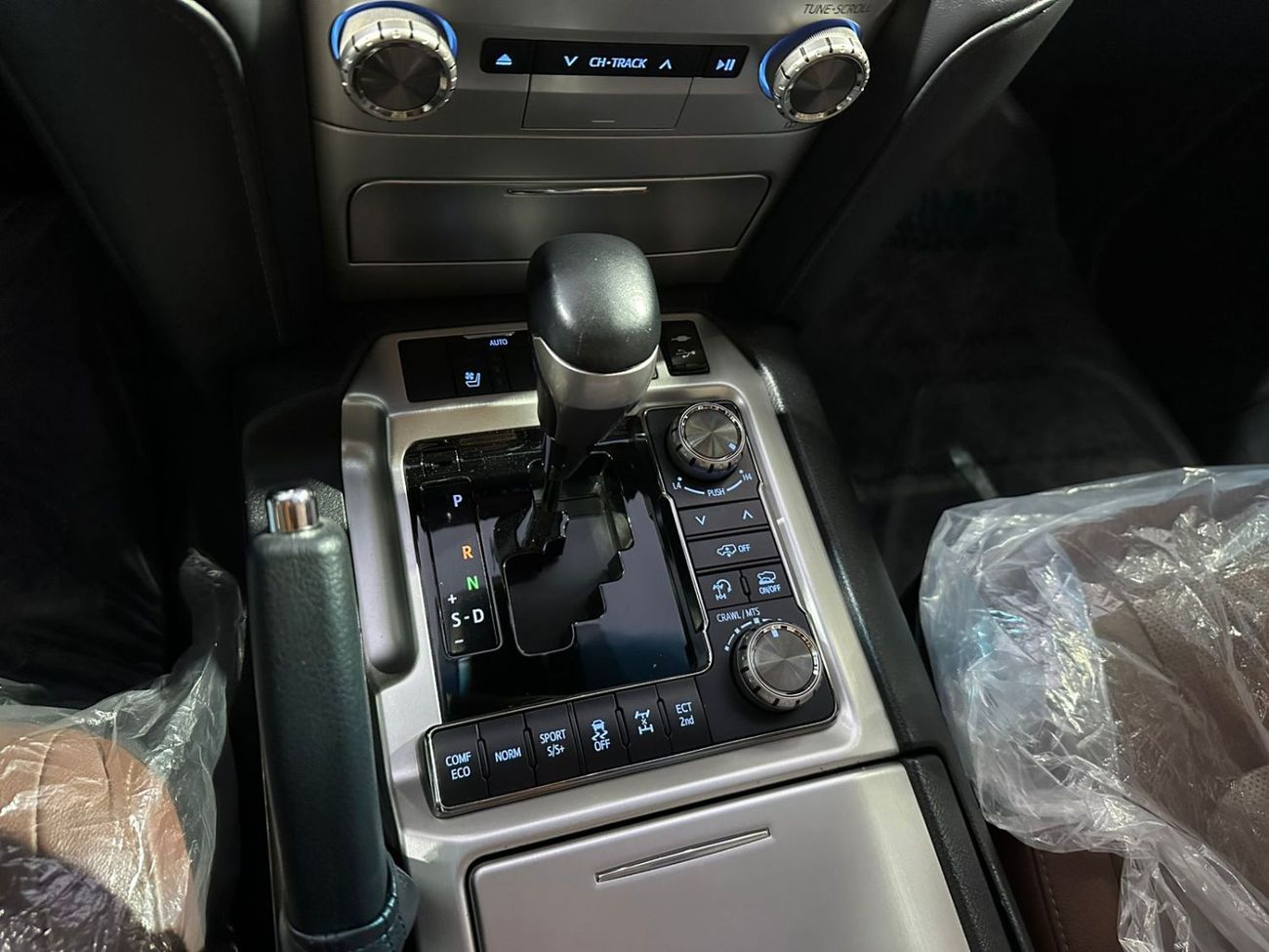 تويوتا لاند كروزر VXR+ 5.7L