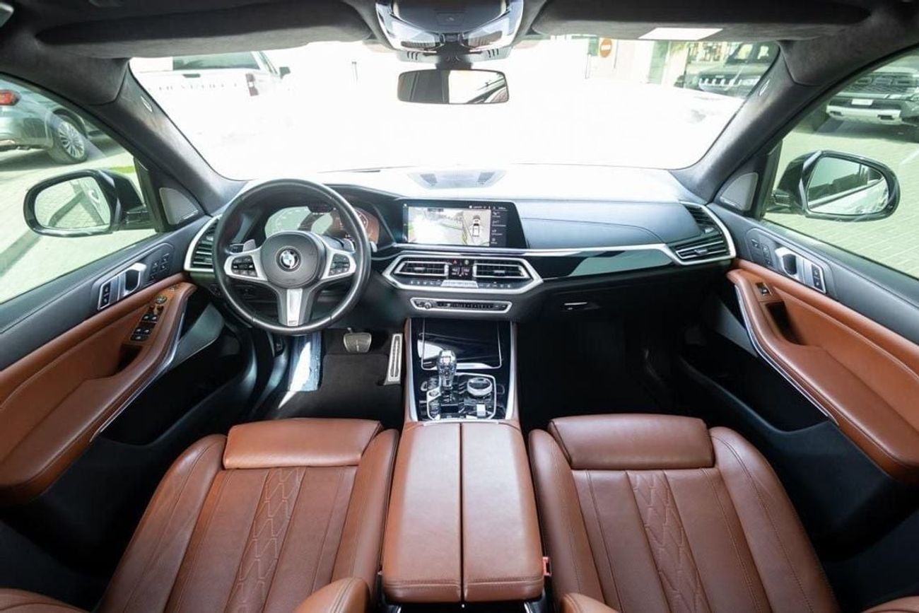 بي أم دبليو X5 50i M Sport 4.4L BMW X5 M50i M-Sport 2021 GCC under Agency Warranty and Service Contract with Flexib