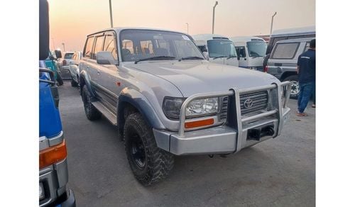 Toyota Land Cruiser 70 HDJ81-0057124 || CC	4200	|| DIESEL || AUTO	RHD || 24 Valve Engine || ONLY EXPORT|| Location ,DUBAI,U