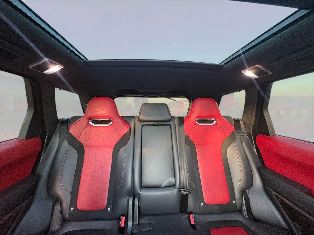 لاند روفر رينج روفر سبورت SVR Carbon Edition 5.0L V8 SUPERCHARGED A/T | 2021 | AED 4140 per month