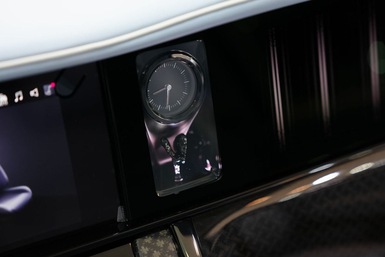 Rolls Royce Cullinan BLACK BADGE ORIGINAL MANSORY, Full Forged-Carbon Widebody Kit, GCC Specs!