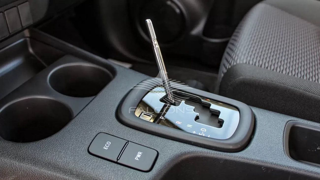 Toyota Hilux Toyota Hilux 2.4L Turbo Diesel 5 seater Airbags ABS