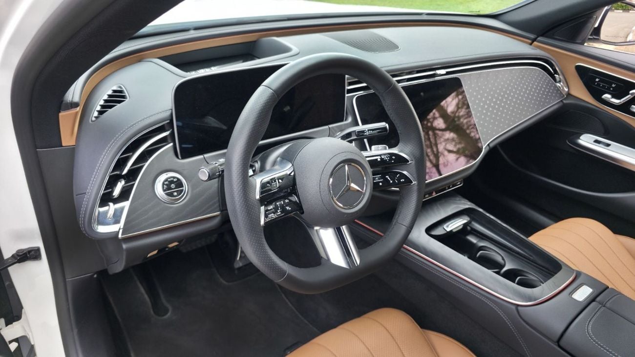 مرسيدس بنز E200 MERCEDES BENZ E200 | MID OPTION | OKM | 2024 | GCC
