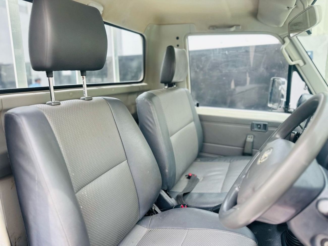 Toyota Land Cruiser Pick Up Std 4.0L Single Cab Utility 4WD Toyota Land Cruiser Pickup Single Cabin model 2013 Diesel white colo