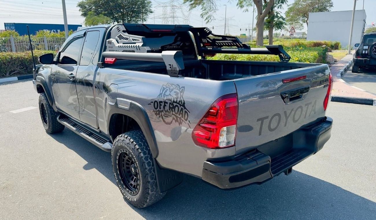 تويوتا هيلوكس MODIFIED SMART CAB | RHD | 2018 | 2.8L DIESEL ENGINE | MANUAL TRANSMISSION