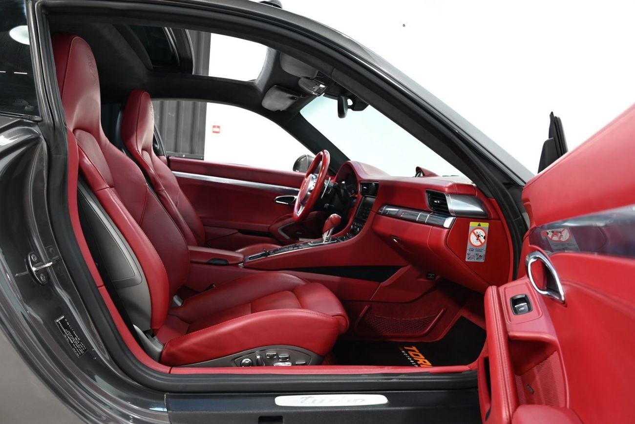 Porsche 911 TURBO 2014 Porsche 911 Turbo, Porsche Service History, Excellent Condition, GCC