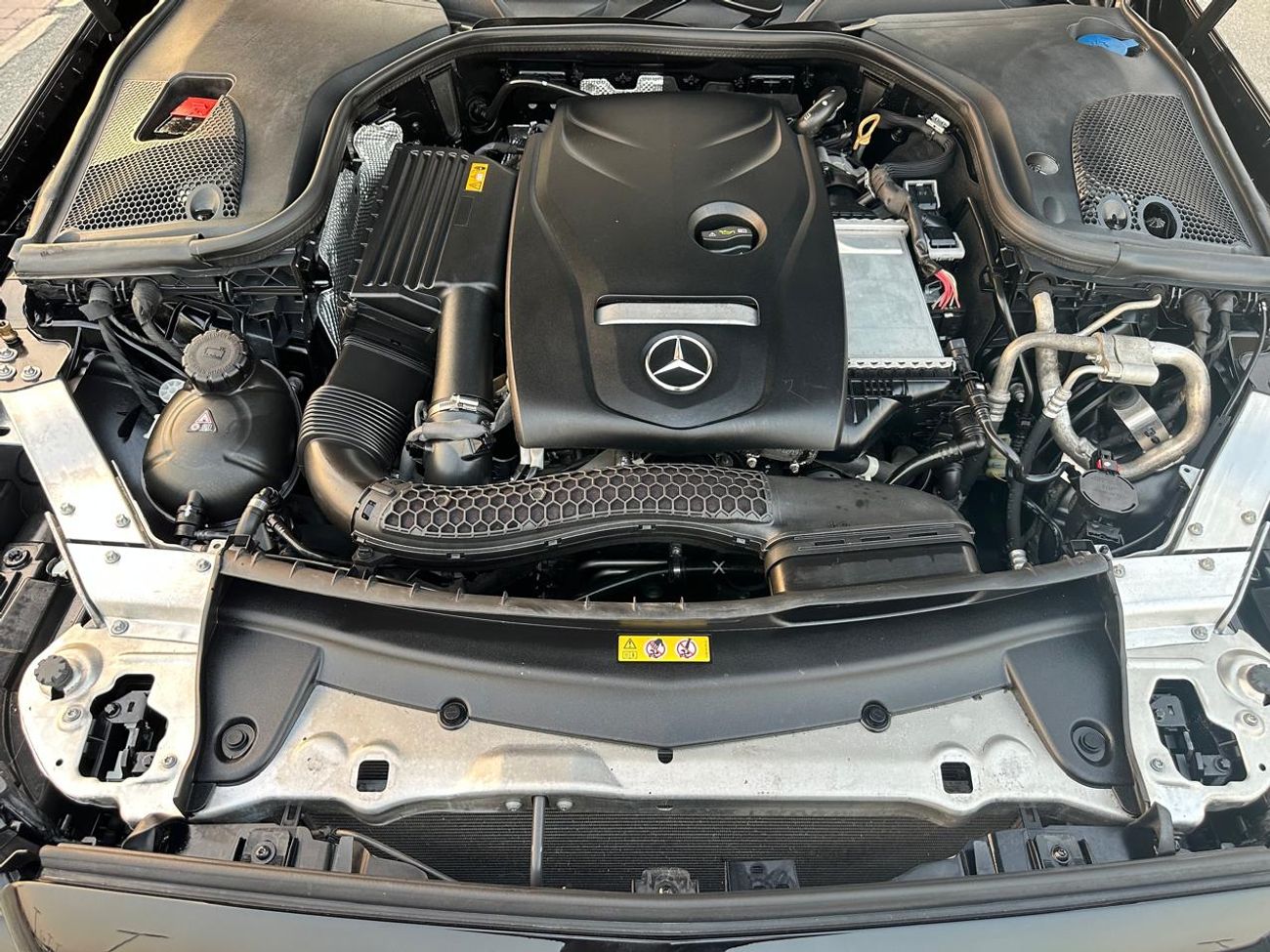 Mercedes-Benz E300 Mercedes E300 _American_2019_Excellent Condition _Full option