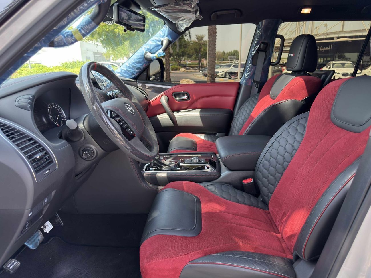 Nissan Patrol GCC SPEC UNDER WARRANTY NEAT AND CLEAN LESS KILOMETER